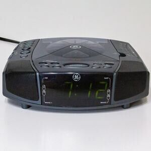 VTG 2002 GE Dual Alarm Stereo CD Clock (GE 7-4897A) AM-FM Radio - Tested Works